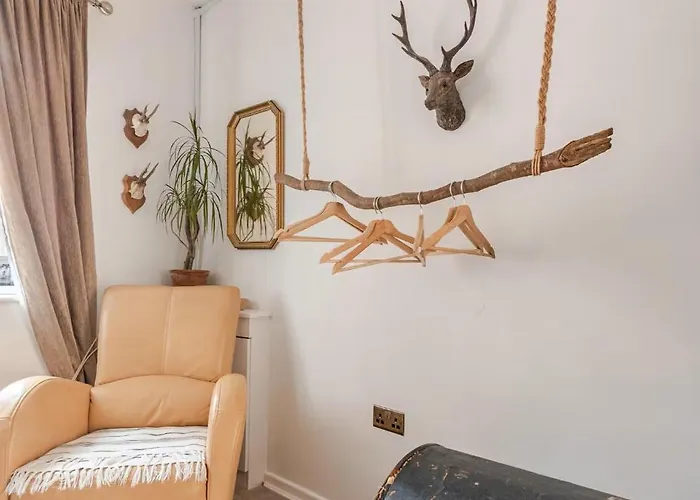 Appartamento Quirky 10 Min Walk To With Free Parking *