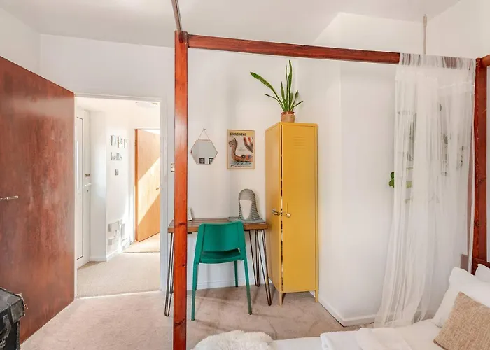 Quirky 10 Min Walk To With Free Parking York