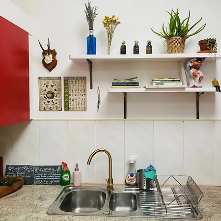 Quirky 10 Min Walk To With Free Parking Appartement *