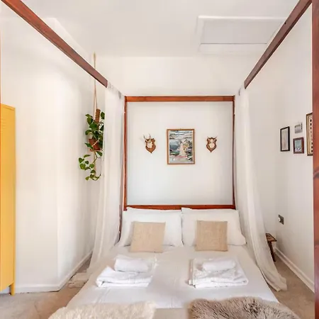 Quirky 10 Min Walk To With Free Parking York